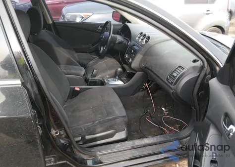 2010 Nissan Altima 2.5 S z USA, uszkodzony, nr VIN 1N4AL2AP8AN523005